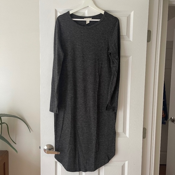 H&M Long Sleeve Knit Dress with Hem and Sleeve Detail - Picture 1 of 4